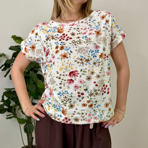 T-shirt in fantasia floreale