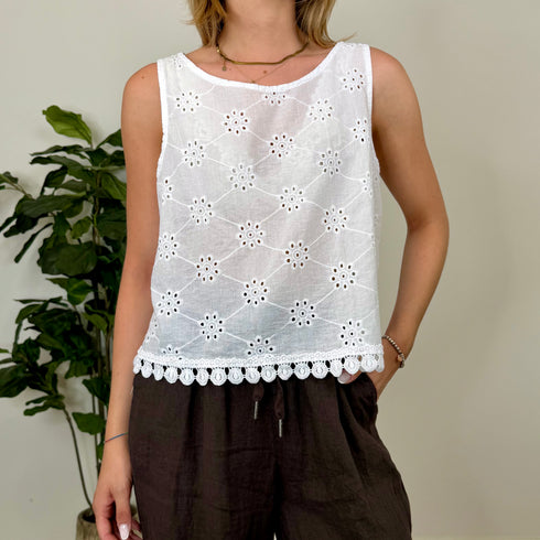 Top lace detail