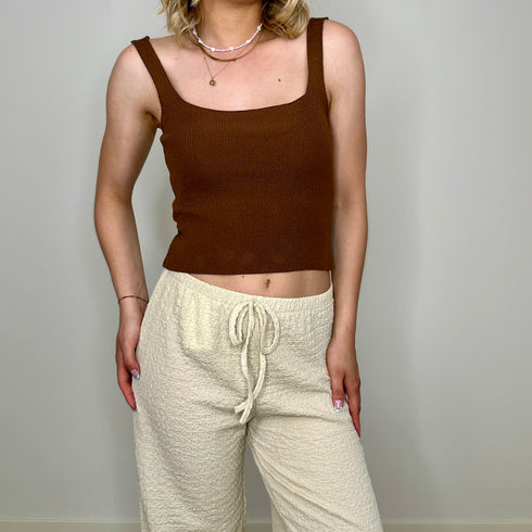 Top con scollo quadrato