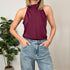 Top halter con scollo