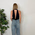 Top halter con scollo