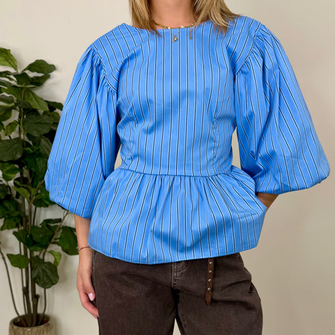 Camicia a righe con maniche a sbuffo