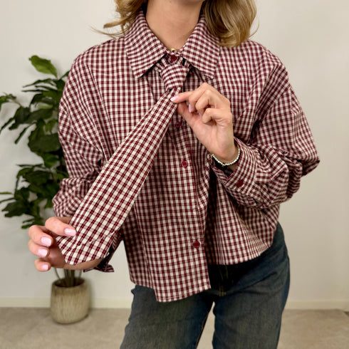 Camicia vichy con cravatta