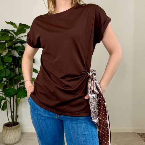 T-shirt con nodo