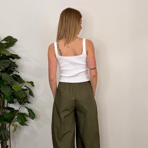 Top con scollo quadrato